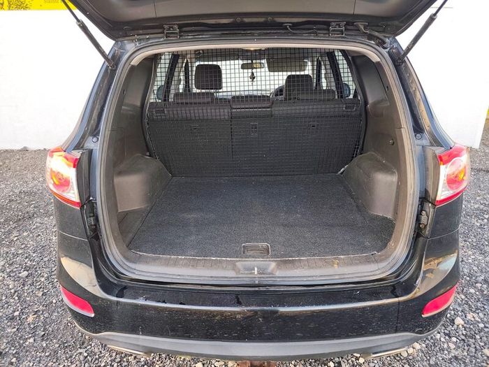 Black Santa Fe Jeep