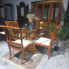 table+6 chairs+displqy cabinet