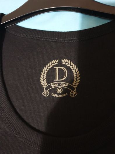 black small tank top