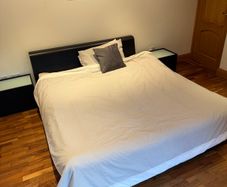 Modern Designer King-Size Bed & Illuminated Glass Bedside Lockers Complete Bedroom Set