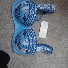 Brand New Lipsy UK6 Underwired Bikini top