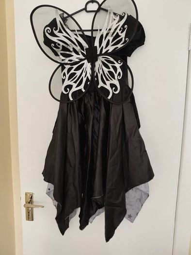 girl Halloween costume