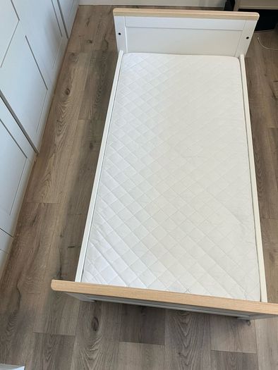 Cot/Cot bed