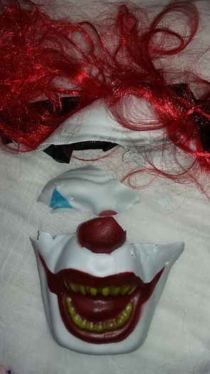 Wanted. Clown Mask as in photo wanted
