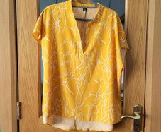 Brand new yellow top, Size 20