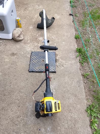 grass strimmer