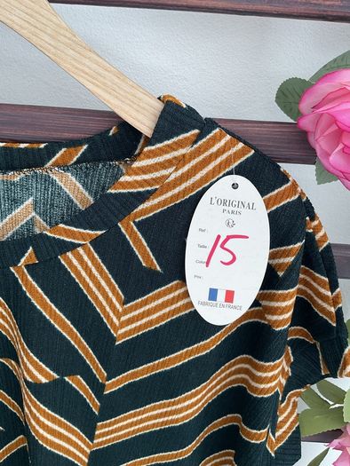 top Bnwt dark green & mustard top onesize