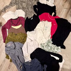 Hollister, MS, Reebok, Peacocks, GAP, River Island, Dunnes and more bag of women clothing blouses, shirts, T-shirts, sweatshirts, casual wear, sweaters, shorts, size 8, size S, bundle 17 items for 15E