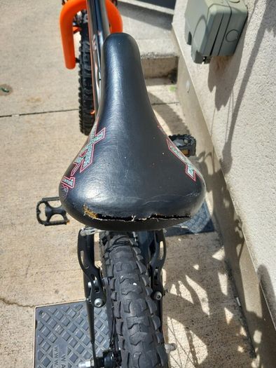 Kids bike size 18 inch wheels.