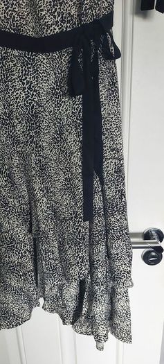 Beautiful Animal Print Dress, Danhen, Size 42, Brand new