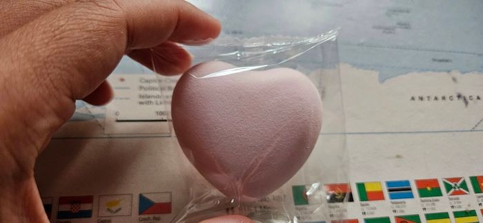 Flower Knows Heart Shaped Marshmellow Puff