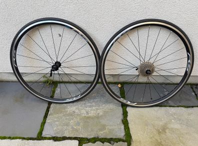 Shimano R5 with Tannus airless tyres