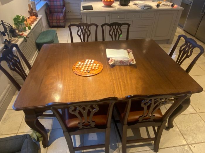 Antique Dining Room Table (Additional 3 leaves) and 8 chairs (Including 2 carvers)