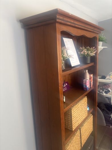 bookshelf