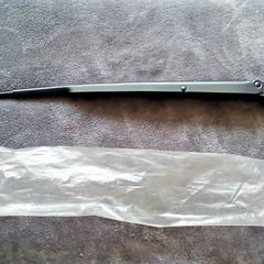 Genuine Toyota Yaris 05-11 (arm, Front Wiper, Rh) Part 85211-0d060