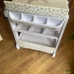 Baby Changing Table including bath
