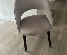 Excellent Condition Occasional Chair