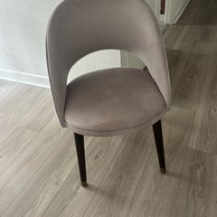 Excellent Condition Occasional Chair