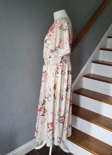 Temu cream floral dress, Size 2XL / UK20