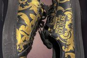 Versace shoes size 44