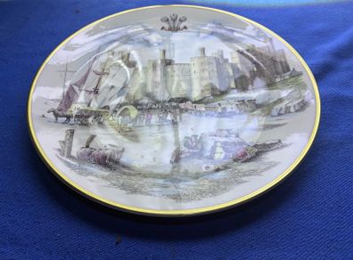 Royal Worcester Display Plate, depicting Caernarvon Castle, to celebrate the investiture of HRH Prince Charles.