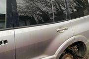 Mitsubishi Pajero 2006 passenger side rear door complete with glass