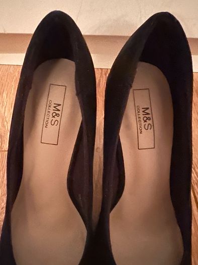 Shoes size 5