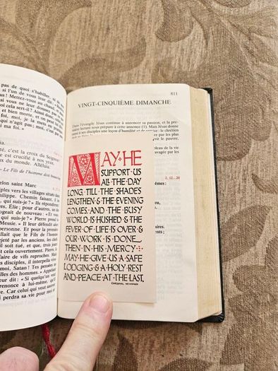 Missel Du Dimanche. French Sunday Missal.  In Good Condition.  See Photos For Same.