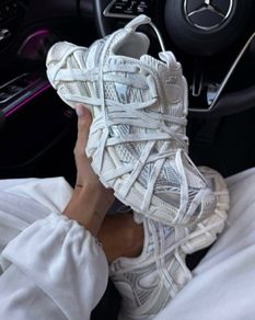 Shoe
