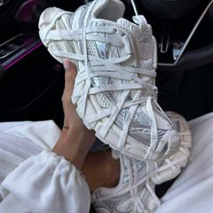 Shoe