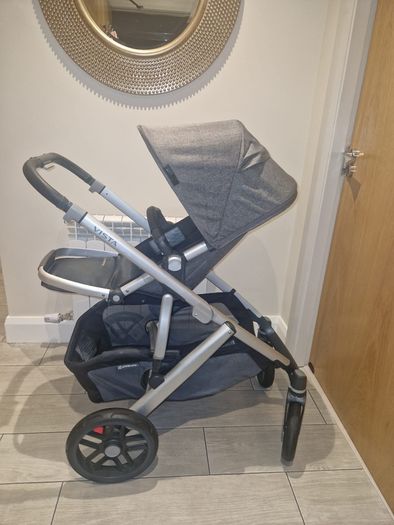 Amaizing  Condition Uppababy Vista  V2 travwl system