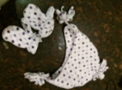 Baby girl's hat and mittens set. Age 1-2