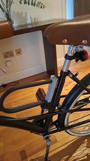 Martello Sutton Ladies Traditional City Bike With Basket