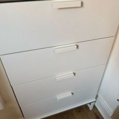 chest of 4 drawers