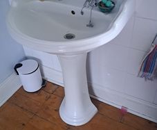 Traditional Bathroom Basin, Chrome Taps & Pedestal
