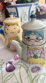 Tea Pot and cup Present