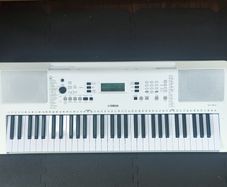 Yamaha EZ-300 Light-Up Keyboard. Excellent Condition