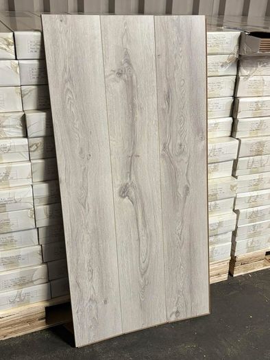 New flooring 8mm laminated ac4 on sale