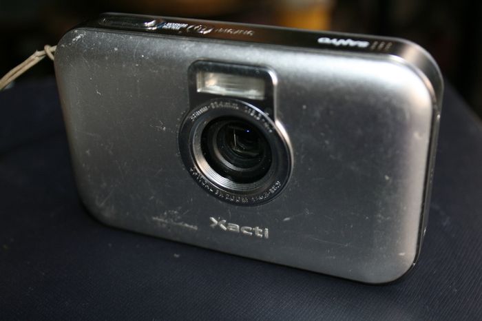 Sanyo Xacti E6 Digital Camera Vpc-e6 Tested