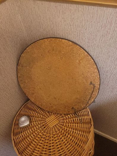 round mirror