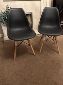 dining chairs x 4