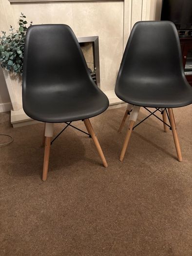 dining chairs x 4