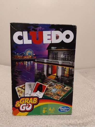 Cluedo The Classic Mystery Board Game, travel game