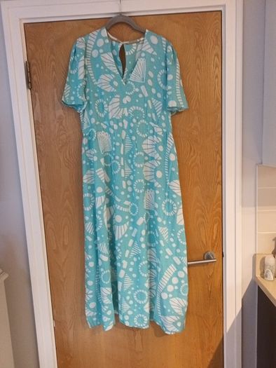 Bundle  Of Ladies Dresses,  Trousers & Jumpers & 1 Blouse. 8  Items.  S. 14