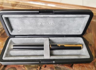 Vintage Parker Arrow Matte Black GT Fountain Pen. Original Case