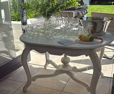 Ex Shop display table 47 width  39 length 30hight