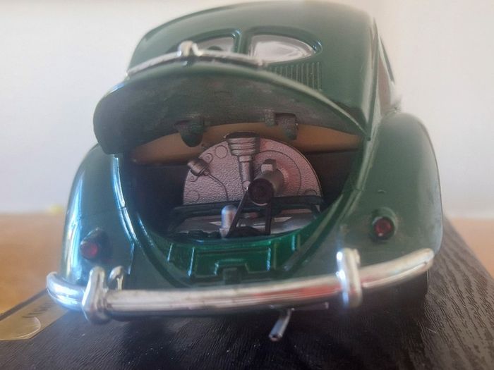 Maisto Volkswagen 1951 1:18 Green Diecast Model