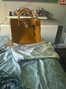 Next to brand new Micheal kors handbag l