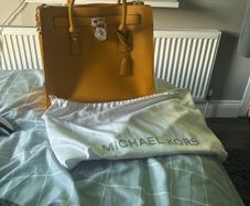 Next to brand new Micheal kors handbag l
