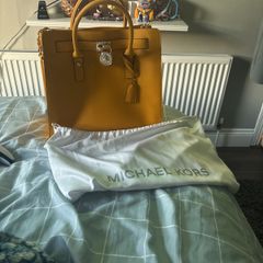 Next to brand new Micheal kors handbag l
